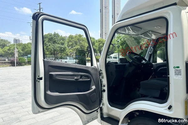 JMC New Shunda Standard Edition 2.5L Diesel 136hp 4X2(6 wheels) WLY 5-Speed 3.7m Single Row Van Light Truck Cab (1) | 86Trucks