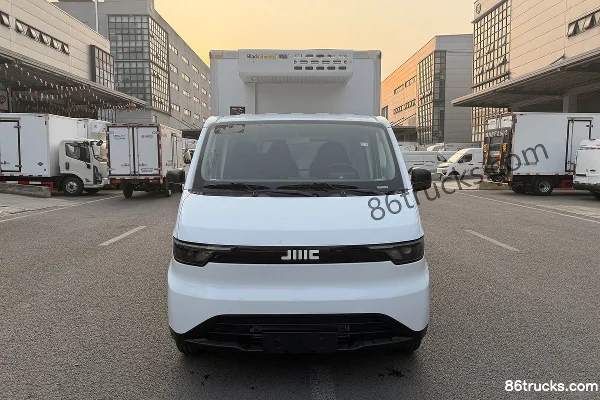 JMC E-Fushun Standard Edition 4X2(6 wheels) 3.1m Single Row Pure Electric Refrigerated Truck (Yihui Brand) 53.58kWh Exterior (2) | 86Trucks