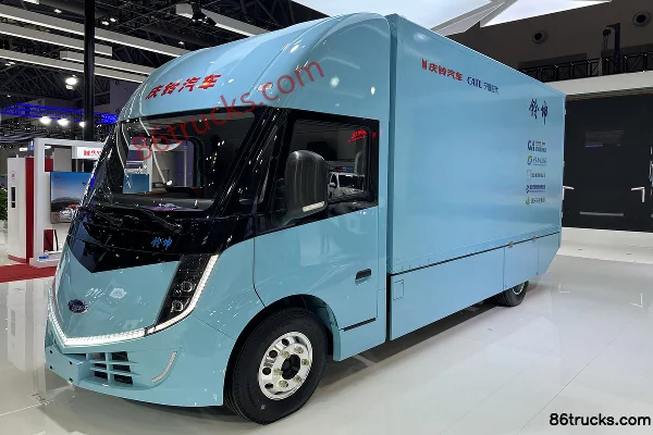 Qingling Isuzu Lingkun Air Brake 4.17m Single Row Pure Electric Box Light Truck CATL 100.07kWh 4X2(6 wheels) Exterior (3) | 86Trucks