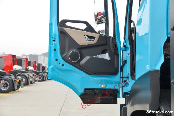 Dongfeng Tianlong KL 6X4(10 wheels) Pure Electric Tractor Truck CATL 400kWh Cab (2) | 86Trucks