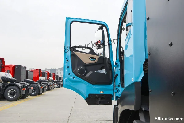 Dongfeng Tianlong KL 6X4(10 wheels) Pure Electric Tractor Truck CATL 400kWh Cab (1) | 86Trucks