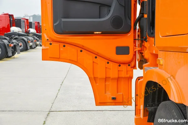 Dongfeng Tianlong Flagship KX Rongyao Edition 12.9L LNG 520hp 6X4(10 wheels) Dongfeng 14-Speed Tractor Truck Cab (3) | 86Trucks