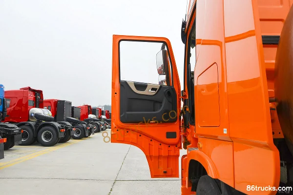 Dongfeng Tianlong Flagship KX Rongyao Edition 12.9L LNG 520hp 6X4(10 wheels) Dongfeng 14-Speed Tractor Truck Cab (1) | 86Trucks