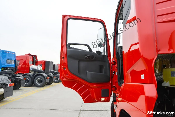 Dongfeng Tianlong VL 12.9L LNG 480 ch 6X4(10 roues) Dongfeng 14 vitesses Tracteur routier Cabine (1) | 86Trucks