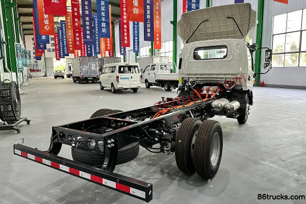 JAC Shuailing EV5 4.5T 4,22 m cabine simple camion léger à grille électrique pur 81,14 kWh 4X2(6 roues) Extérieur (3) | 86Trucks