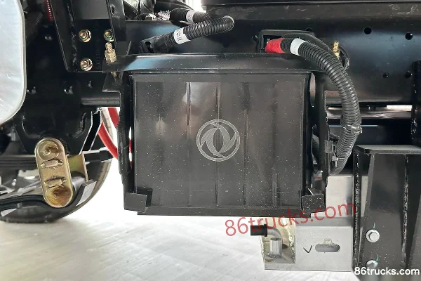 Dongfeng EV180 3.5T 3.79m single-row pure electric flatbed micro truck 50.38kWh 4X2(6 wheels) Chassis (1) | 86Trucks