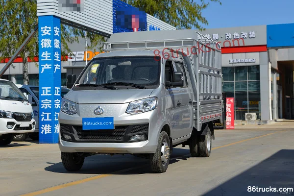 Changan Kuayue Wang X1 1.6L Gasoline 122hp 4X2(6 wheels) 5-Speed 2.55m Double Row Stake Truck Mini Truck Exterior (3) | 86Trucks