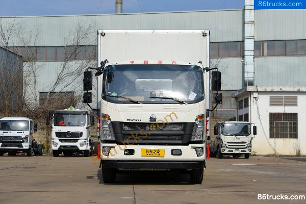 Sinotruk Hanjiang 160hp 4X2(6 wheels) 5.2m Flammable Gas Van Truck (Chufei Brand) Exterior (2) | 86Trucks
