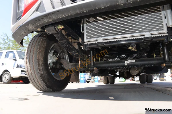 Changan Kuayue Wang X7 Luxury 116hp 4X2(6 wheels) 3.685m single-row van light truck Chassis (2) | 86Trucks