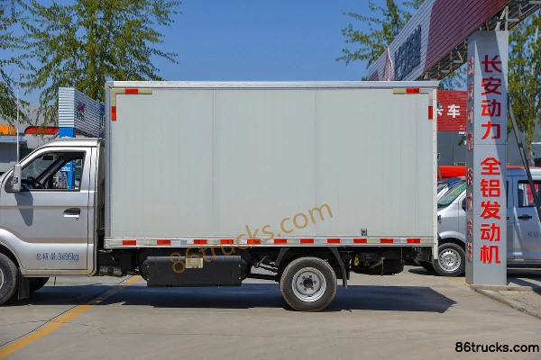 Changan Kuayue Wang X7 Luxury 116hp 4X2(6 wheels) 3.685m single-row van light truck Body (1) | 86Trucks
