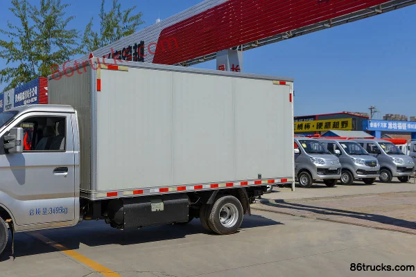 Changan Kuayue Wang X7 Luxury 116hp 4X2(6 wheels) 3.685m single-row van light truck Body (2) | 86Trucks