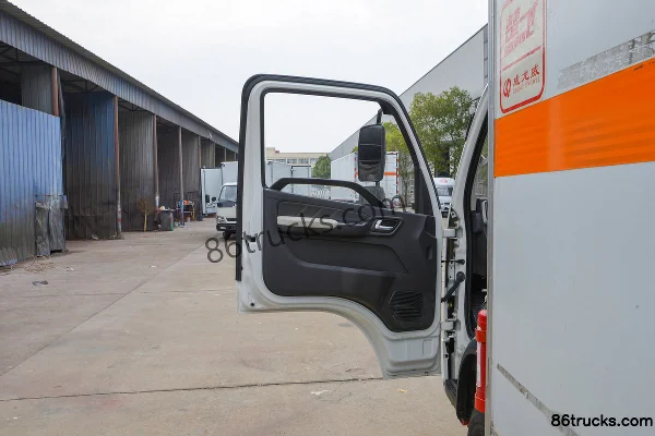 Foton M Card 142 hp 4X2(6 wheels) Flammable Liquid Van Truck (Chufei Brand) Cab (1) | 86Trucks