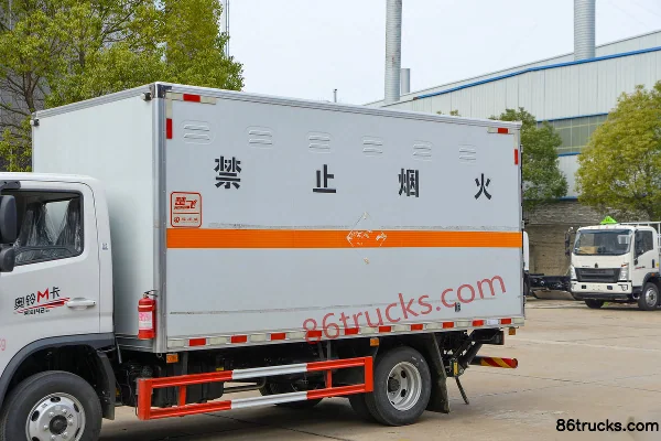 Foton M Card 142 hp 4X2(6 wheels) Flammable Liquid Van Truck (Chufei Brand) Body (1) | 86Trucks
