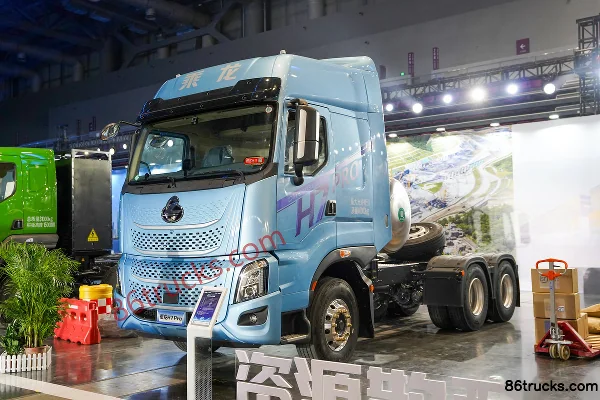 Dongfeng Liuqi Chenglong H7 Pro 12.5L LNG 480hp 6X4(10 wheels) Fast Gear 12-Speed Tractor Truck Exterior (3) | 86Trucks