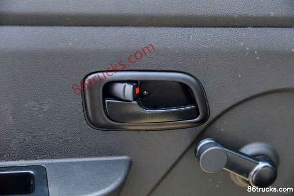 Changan Kuayue Xinbao T3 Standard Edition 1.5L Gasoline 112hp 4X2(6 wheels) 2.22m Double Row Flatbed Mini Truck (Single Rear Wheel)(China VI