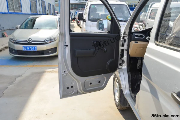 Changan Kuayue Xinbao T3 Standard Edition 1.5L Gasoline 112hp 4X2(6 wheels) 2.22m Double Row Flatbed Mini Truck (Single Rear Wheel)(China VI