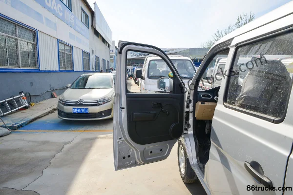 Changan Kuayue Xinbao T3 Standard Edition 1.5L Gasoline 112hp 4X2(6 wheels) 2.22m Double Row Flatbed Mini Truck (Single Rear Wheel)(China VI