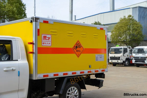 JMC Da Dao Pursuer 177 hp 4X4(6 wheels) 2.56m Explosive Transport Truck (Chufei Brand) Body (2) | 86Trucks