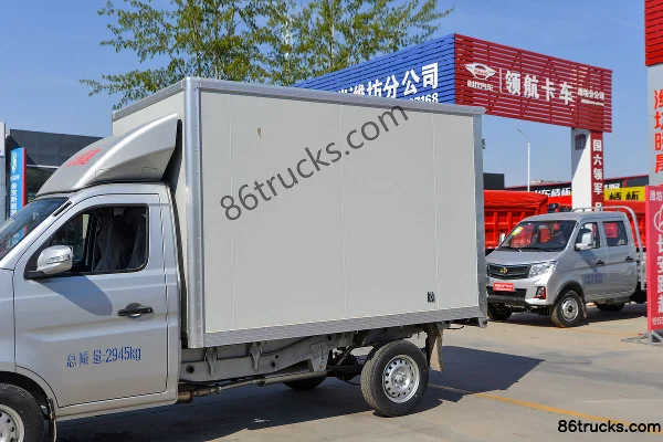 Changan Kuayue Xinbao T3 Comfort Edition 1.5L 112hp 4X2(6 wheels) 3.04m single-row box van mini truck Body (2) | 86Trucks