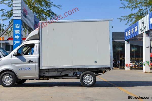 Changan Kuayue Xinbao T3 Comfort Edition 1.5L 112hp 4X2(6 wheels) 3.04m single-row box van mini truck Body (1) | 86Trucks