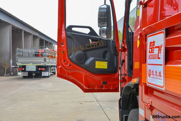 Dongfeng Tianjin KR 210 hp 4x2(6 wheels) 6.8m gas cylinder transport truck (Chufei brand) Cab (2) | 86Trucks