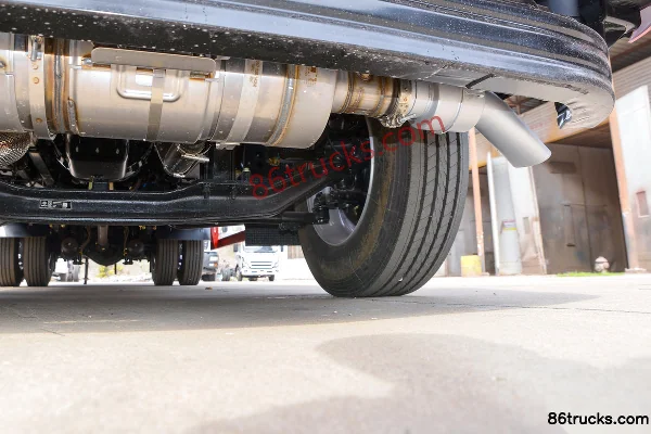 Dongfeng Tianjin KR 210 hp 4x2(6 wheels) 6.8m gas cylinder transport truck (Chufei brand) Chassis (3) | 86Trucks