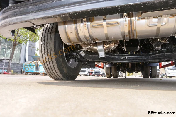Dongfeng Tianjin KR 210 hp 4x2(6 wheels) 6.8m gas cylinder transport truck (Chufei brand) Chassis (2) | 86Trucks