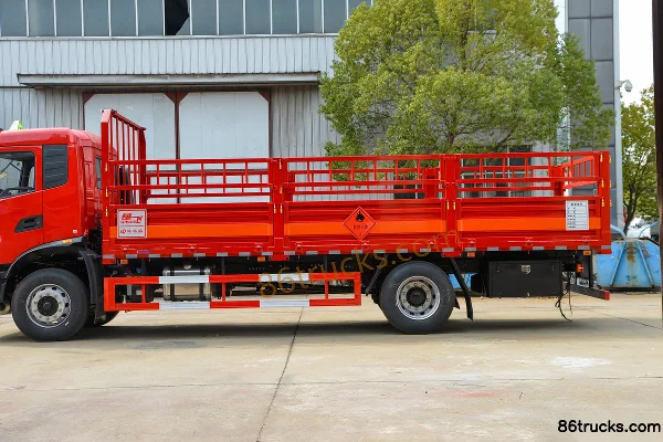Dongfeng Tianjin KR 210 hp 4x2(6 wheels) 6.8m gas cylinder transport truck (Chufei brand) Body (2) | 86Trucks
