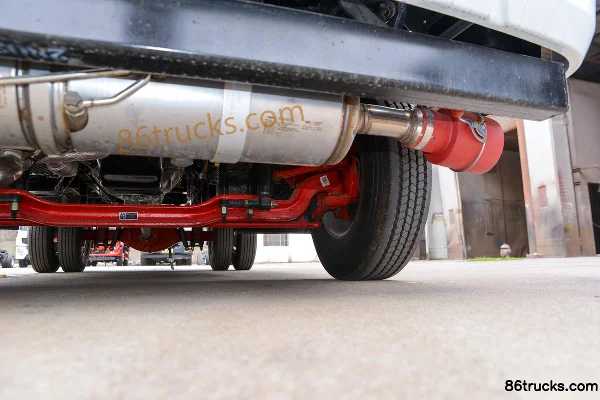 Dongfeng D6 140 hp 4X2(6 wheels) 4.1m Oxidizing Goods Van Transport Truck (Chufei Brand) Chassis (3) | 86Trucks