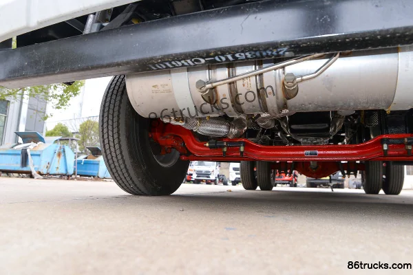 Dongfeng D6 140 hp 4X2(6 wheels) 4.1m Oxidizing Goods Van Transport Truck (Chufei Brand) Chassis (2) | 86Trucks