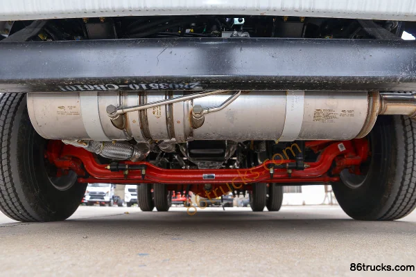Dongfeng D6 140 hp 4X2(6 wheels) 4.1m Oxidizing Goods Van Transport Truck (Chufei Brand) Chassis (1) | 86Trucks