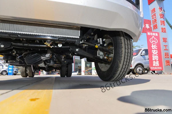 Changan Kuayue Wang X1 122hp 4X2(6 wheels) gasoline 2.96m refrigerated truck (new appearance) Chassis (3) | 86Trucks