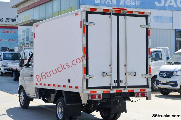 Changan Kuayue Wang X1 122hp 4X2(6 wheels) gasoline 2.96m refrigerated truck (new appearance) Body (1) | 86Trucks