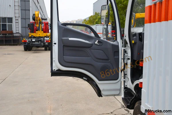 Foton New Jieyun 150hp 4X2(6 wheels) 4.1m flammable gas van truck (Chufei brand) Cab (2) | 86Trucks
