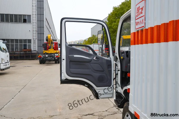 Foton New Jieyun 150hp 4X2(6 wheels) 4.1m flammable gas van truck (Chufei brand) Cab (1) | 86Trucks