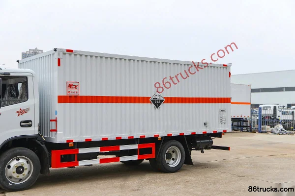Dongfeng D7 165 ch 4X2(6 roues) 5,15 m camion caisse pour matières corrosives (marque Chufei) Carrosserie (1) | 86Trucks