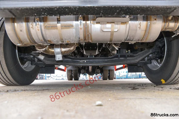 Dongfeng Tianjin KR 210hp 4X2(6 wheels) 6.8m flammable liquid van truck (Chufei brand) Chassis (1) | 86Trucks