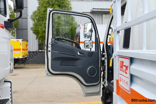 JAC E 150hp 4X2(6 wheels) 4.15m gas cylinder transport truck (Chufei brand) Cab (1) | 86Trucks