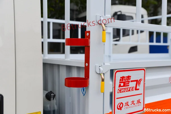 Sinotruk HOWO Hanjiang 140hp 4X2(6 wheels) 4.15m Gas Cylinder Transport Truck (Chufei Brand) Body (3) | 86Trucks