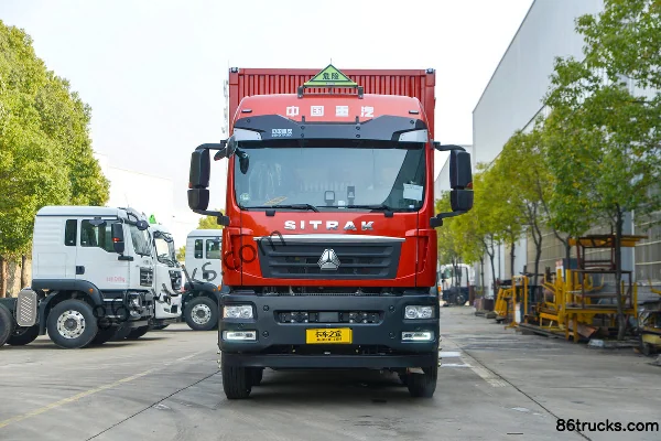 Sitrak C5H 350hp 8X4(12 wheels) 9.6m Flammable Liquid Van Transport Truck (Chufei Brand) Exterior (2) | 86Trucks