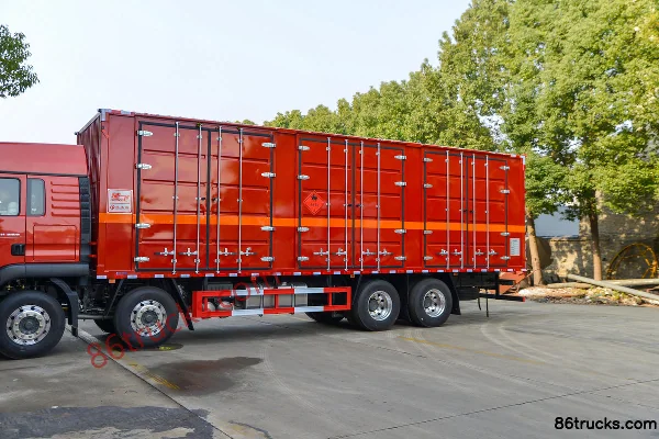 Sitrak C5H 350hp 8X4(12 wheels) 9.6m Flammable Liquid Van Transport Truck (Chufei Brand) Body (1) | 86Trucks