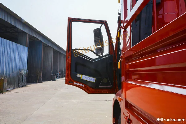 FAW Jiefang J6L 220 ch 4X2(6 roues) diesel 6.8m camion de transport de bouteilles de gaz (marque Chufei) Cabine (1) | 86Trucks