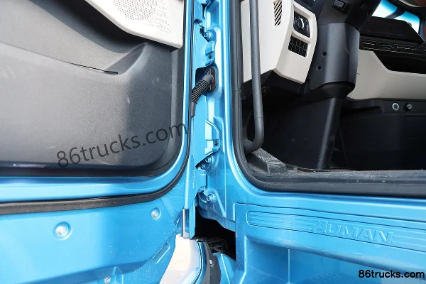 Auman Galaxy 9 14.5L Diesel 680hp 6X4(10 wheels) ZF 12-Speed AMT Automatic Tractor Truck Cab (3) | 86Trucks