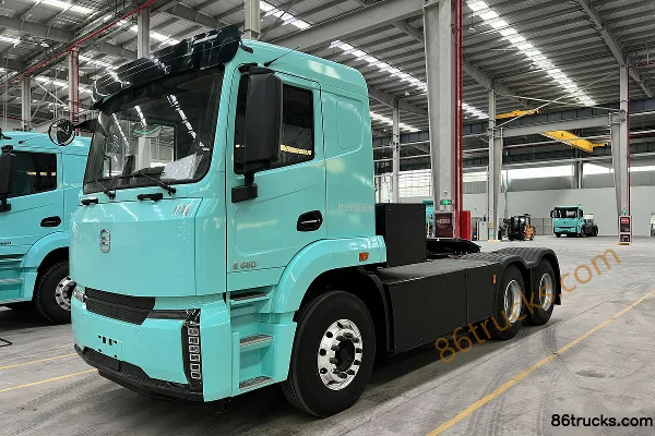Lingyi Auto Xiaoman 422N Standard Load Edition 6X4(10 wheels) Electric Tractor Truck CATL 422.87kWh Exterior (3) | 86Trucks