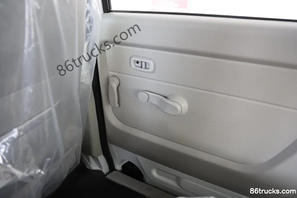 SRM Xinyuan New Haishi X30L 2025 model Wealth Edition 1.5L gasoline 110hp 6-seat central air conditioning light bus Cargo Box (1) | 86Trucks