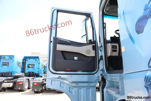 Auman Galaxy 7 14.5L LNG 630hp 6X4(10 wheels) ZF 12-speed AMT automatic tractor truck Cab (1) | 86Trucks