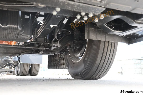 Auman Galaxy 7 14.5L LNG 630hp 6X4(10 wheels) ZF 12-speed AMT automatic tractor truck Chassis (3) | 86Trucks