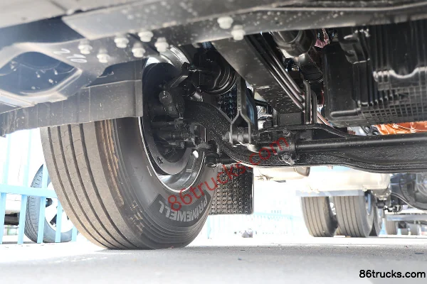 Auman Galaxy 7 14.5L LNG 630hp 6X4(10 wheels) ZF 12-speed AMT automatic tractor truck Chassis (2) | 86Trucks