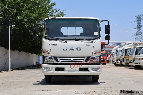 JAC V7 2,5 L diesel 155 ch 4X2(6 roues) Xingrui 6 vitesses 4,18 m cabine simple camion plateau léger Extérieur (2) | 86Trucks