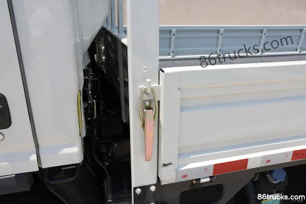 JAC V7 2,5 L diesel 155 ch 4X2(6 roues) Xingrui 6 vitesses 4,18 m cabine simple camion plateau léger Carrosserie (2) | 86Trucks